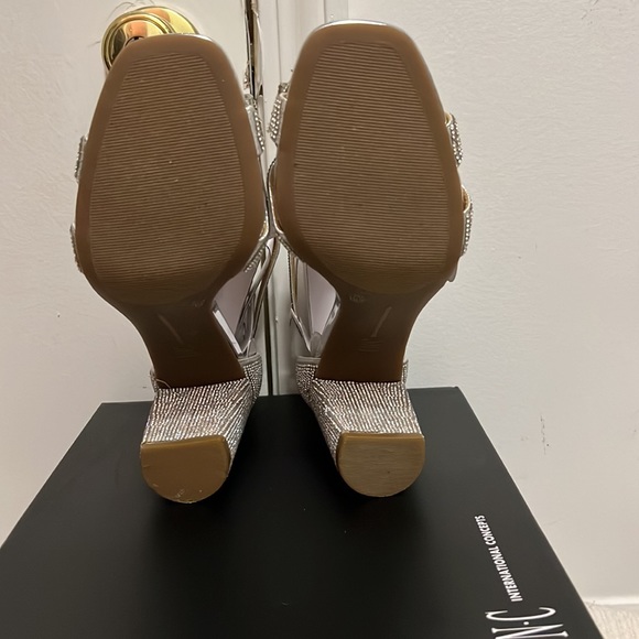 I.N.C International Concepts Silver Crystal Heels Size 9.5 - Picture 3 of 4